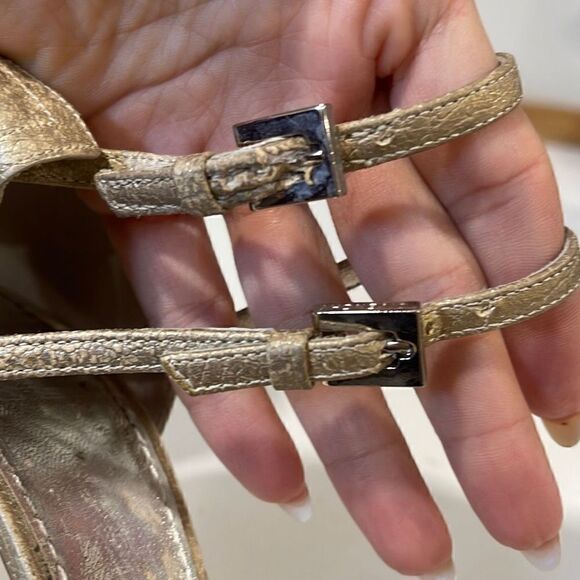 Givenchy Golden/Nude Sandal ￼Size 38 - Picture 9 of 12